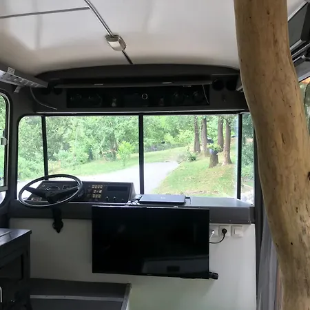Bus Atypique Au Bord Du Canal Du Midi Et Au Coeur D'une Foret 2 *