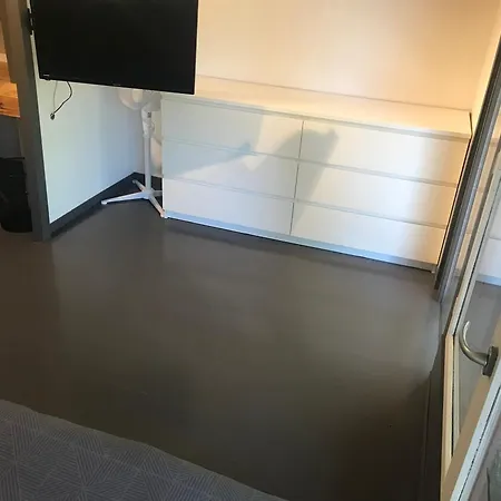 Bus Atypique Au Bord Du Canal Du Midi Et Au Coeur D'une Foret 2