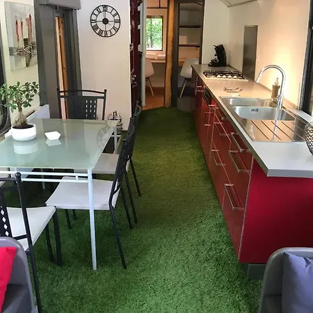Bus Atypique Au Bord Du Canal Du Midi Et Au Coeur D'une Foret 2 Vakantiehuis Villepinte (Aude)