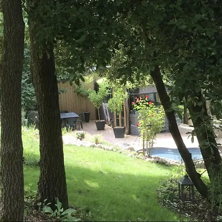 Bus Atypique Au Bord Du Canal Du Midi Et Au Coeur D'une Foret 2 *