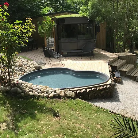 Bus Atypique Au Bord Du Canal Du Midi Et Au Coeur D'une Foret 2
