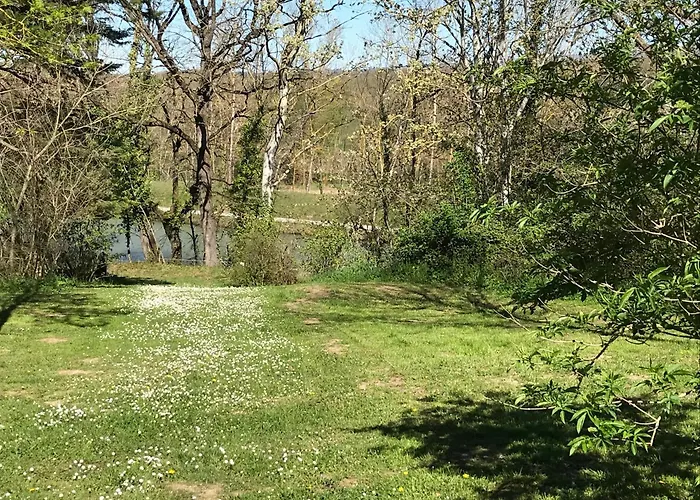 Bus Atypique Au Bord Du Canal Du Midi Et Au Coeur D'une Foret 2 別荘